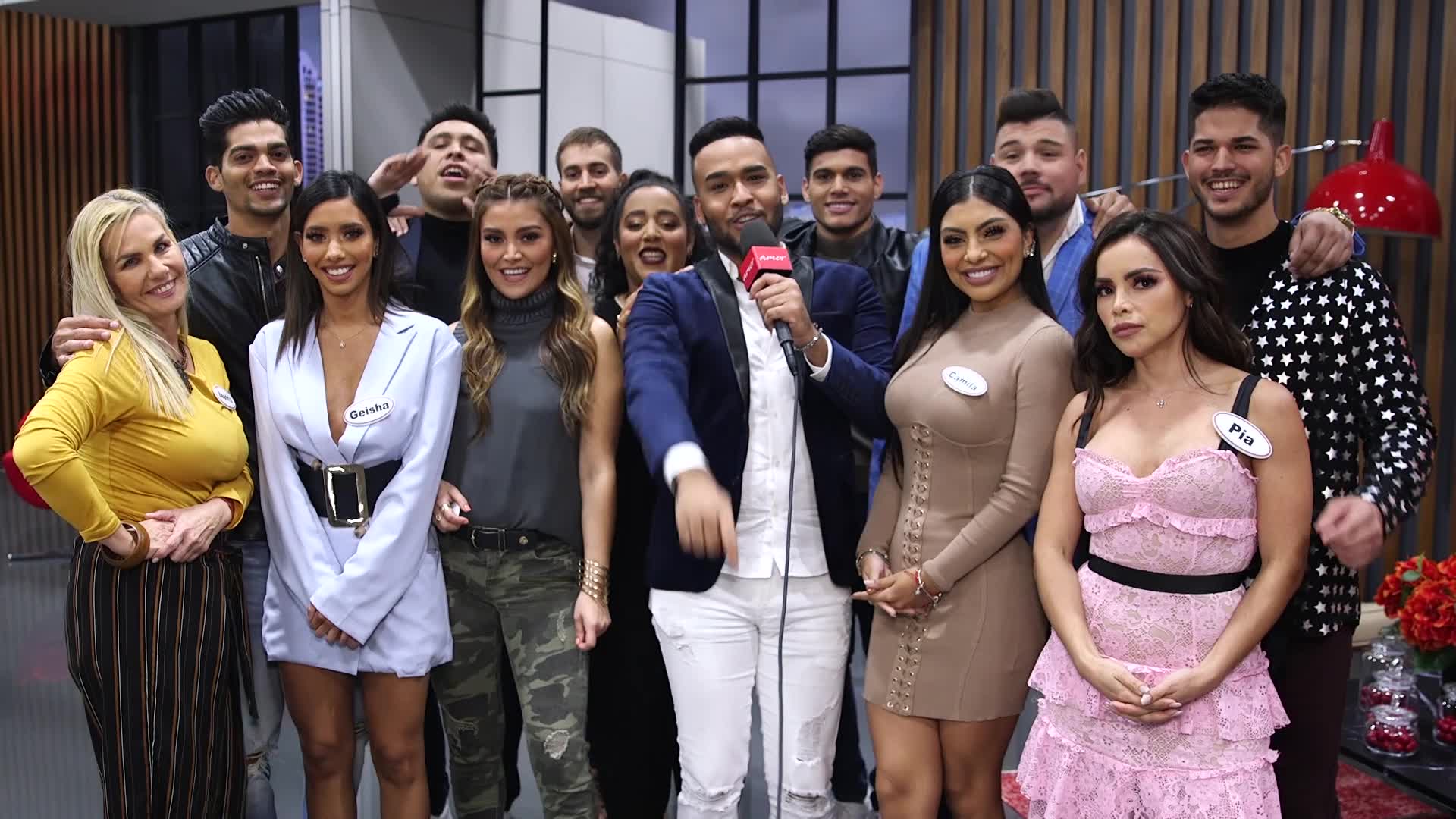 Enamorándonos, el resumen Vittini invitó a Antonio a Puerto Rico y Pía