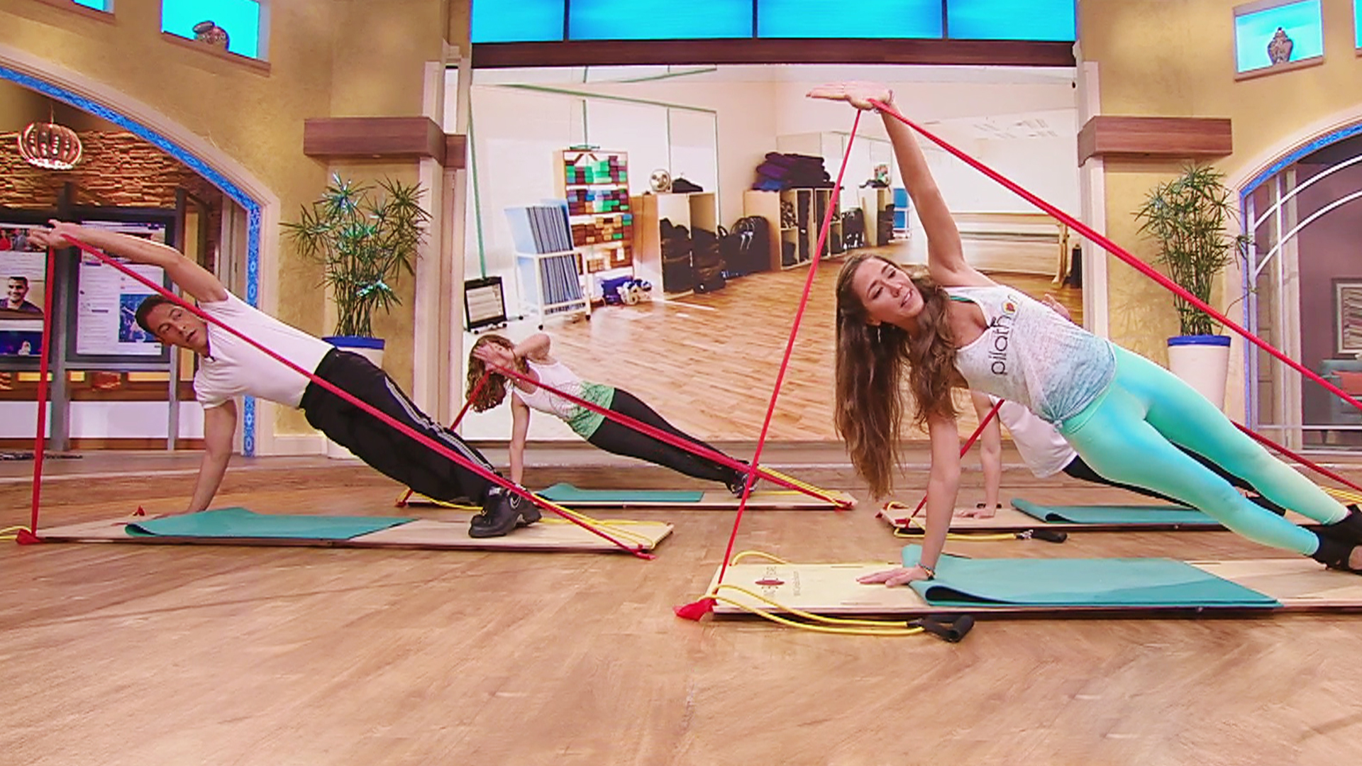 ¿Bajar tallas con ayuda de una tabla? ¡Sí, haciendo pilates como Johnny