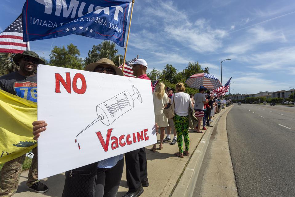 Trump&#39;s covid vaccine dilemma: how public skepticism threatens to undermine  a possible cure | Univision News Health | Univision