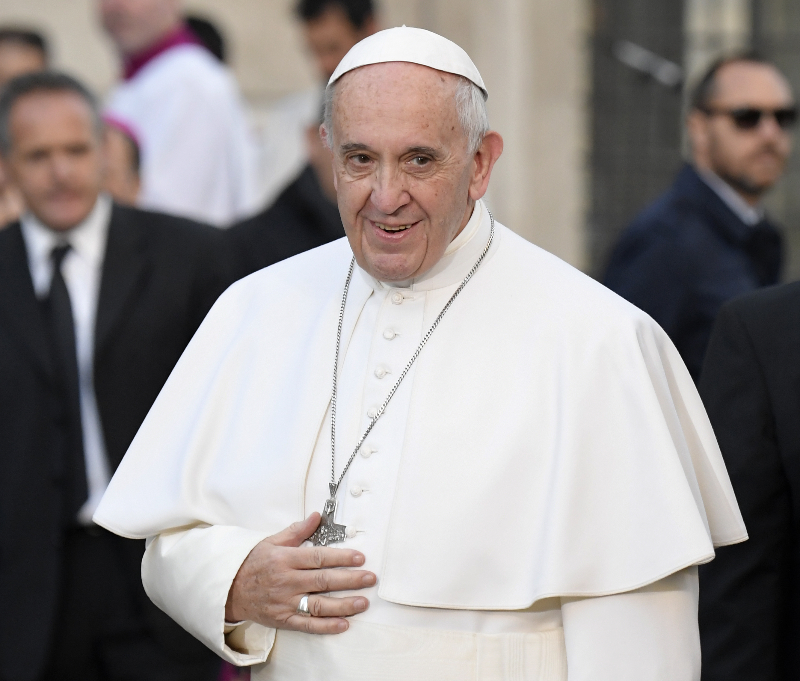 El papa cumple 80 años con el deseo de tener una vejez quot tranquila