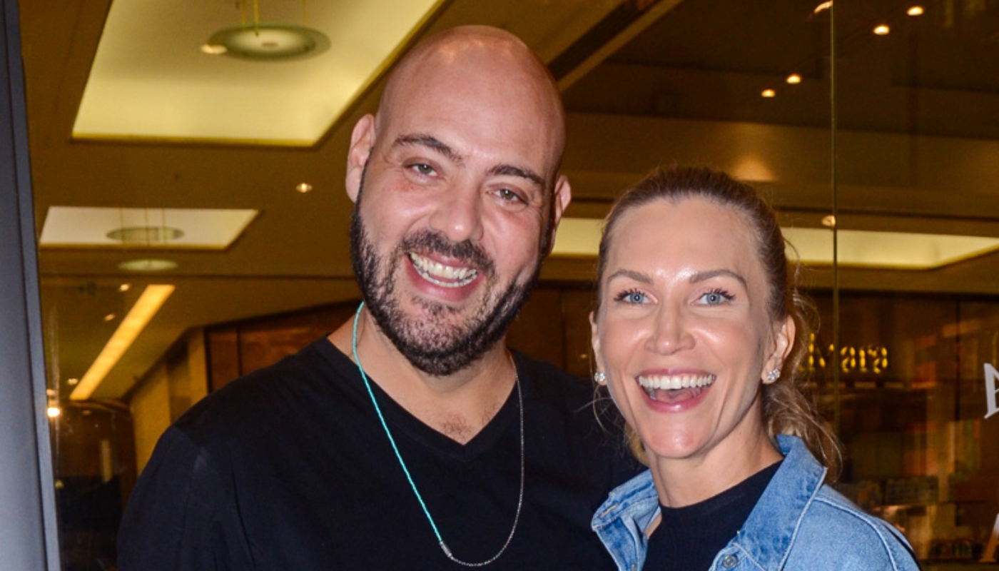 Anne Lottermann faz rara aparição com novo namorado em evento Zappeando Celebs Zappeando Anne Lottermann faz rara aparição com novo namorado em evento Zappeando Celebs Zappeando