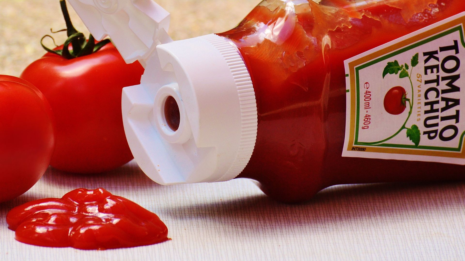¿Dónde debe guardarse la salsa catsup abierta realmente? Delicioso