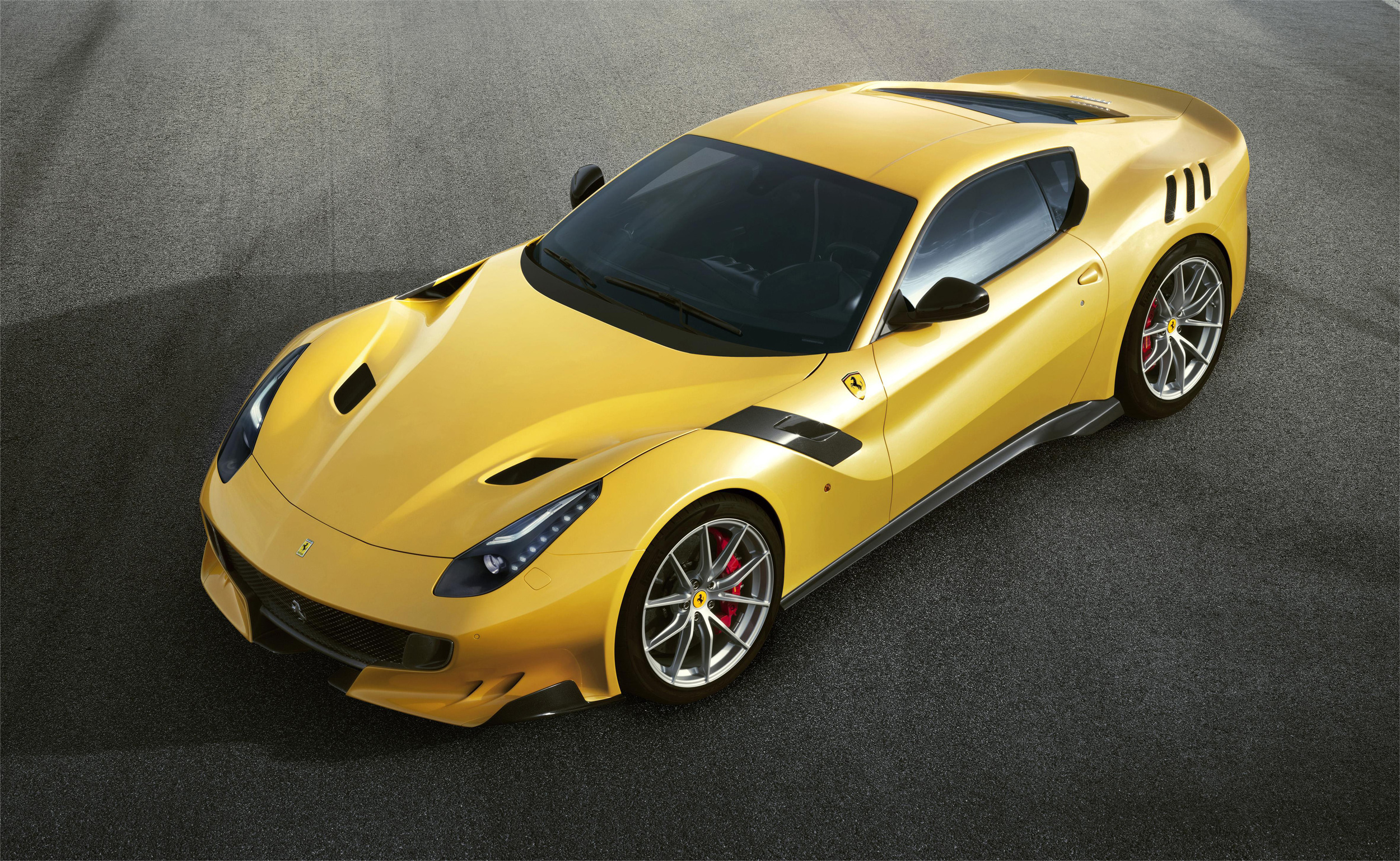 Este es el nuevo Ferrari F12 TdF de edición limitada | A