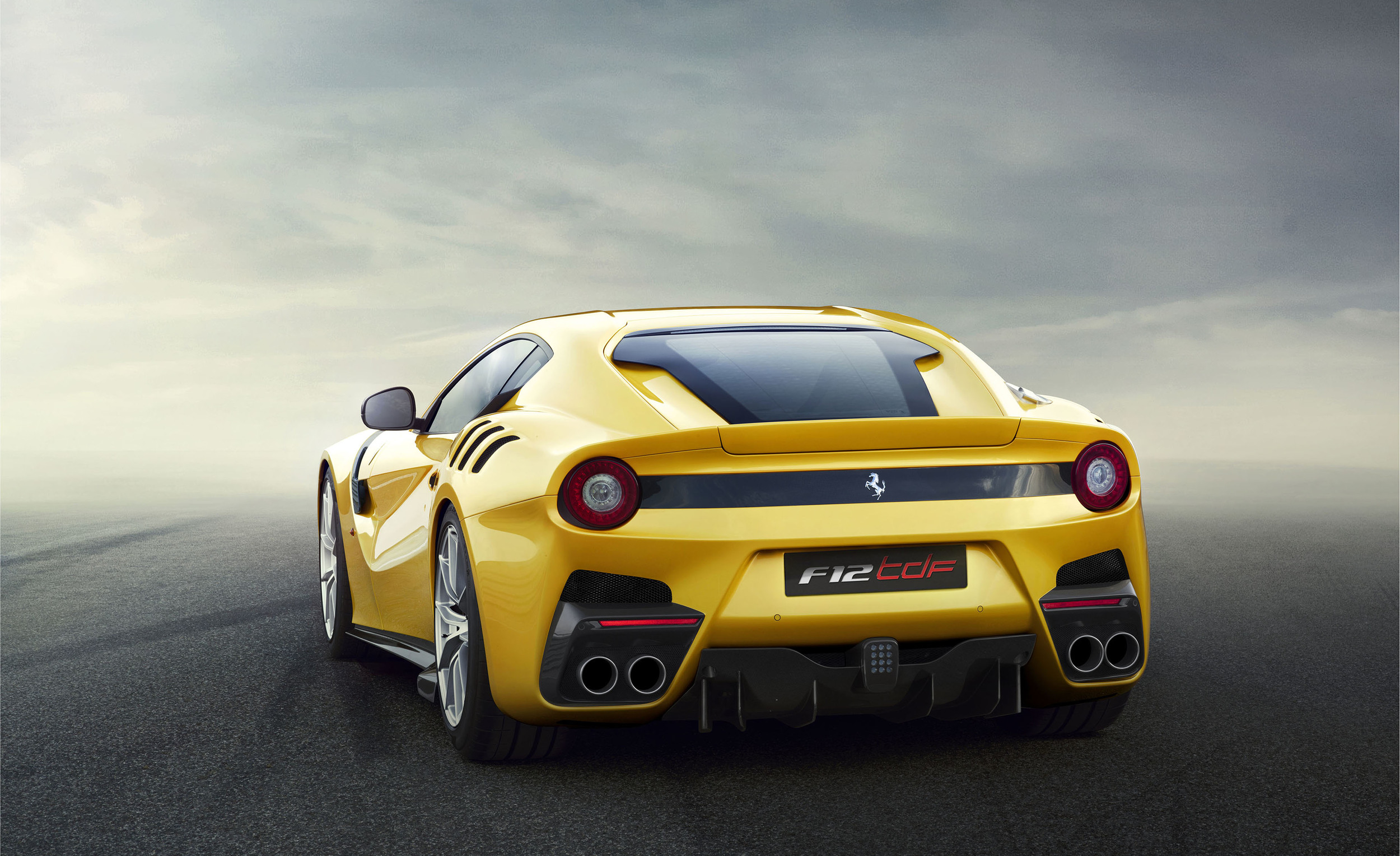 Este es el nuevo Ferrari F12 TdF de edición limitada | A