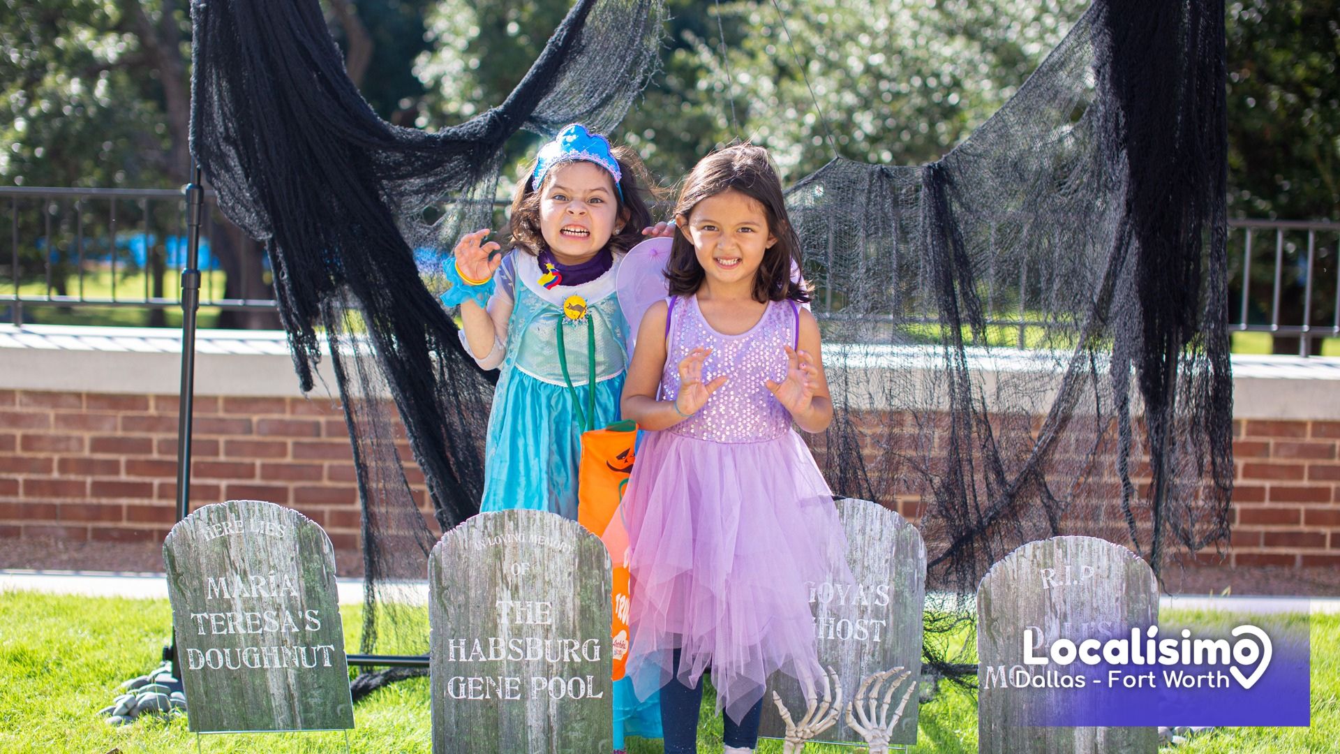 Trunk or Treat Dulces y premios gratis para niños por Halloween en