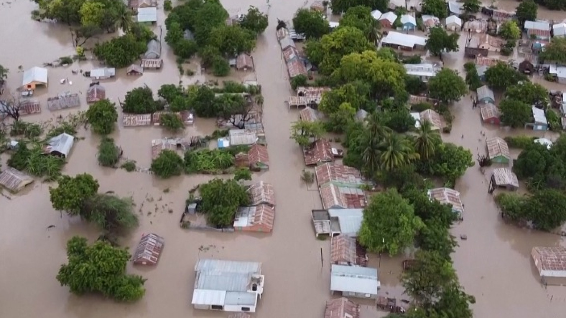 Las imágenes de las inundaciones y rescates que deja la tormenta Laura ...