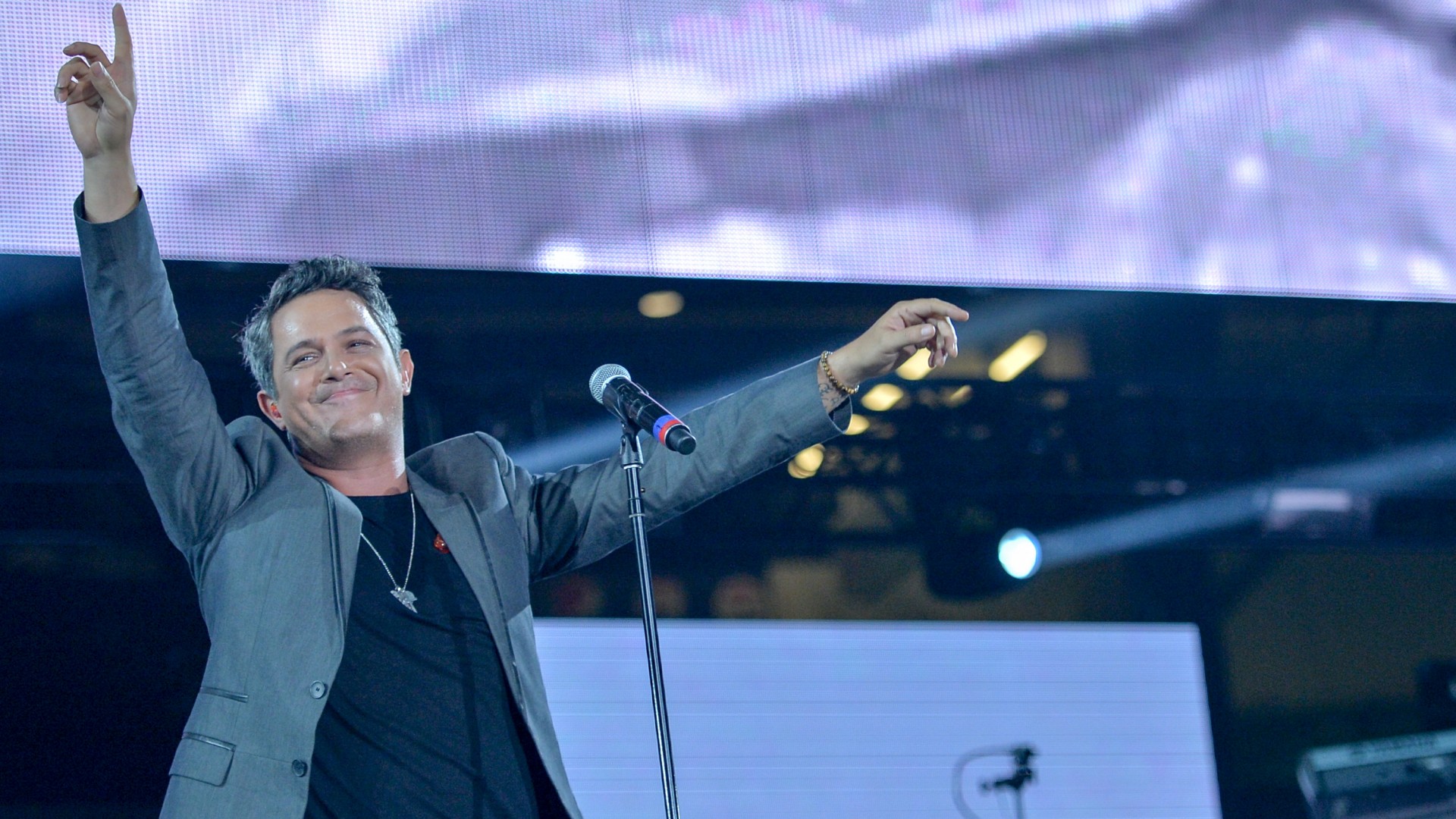 El famoso 'Corazón partío' de Alejandro Sanz nació en México Shows