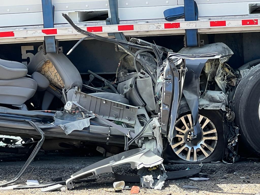 Familia mexicana se accidentó en norte de California: hay 4 muertos y 6  heridos | Univision 19 Sacramento KUVS | Univision