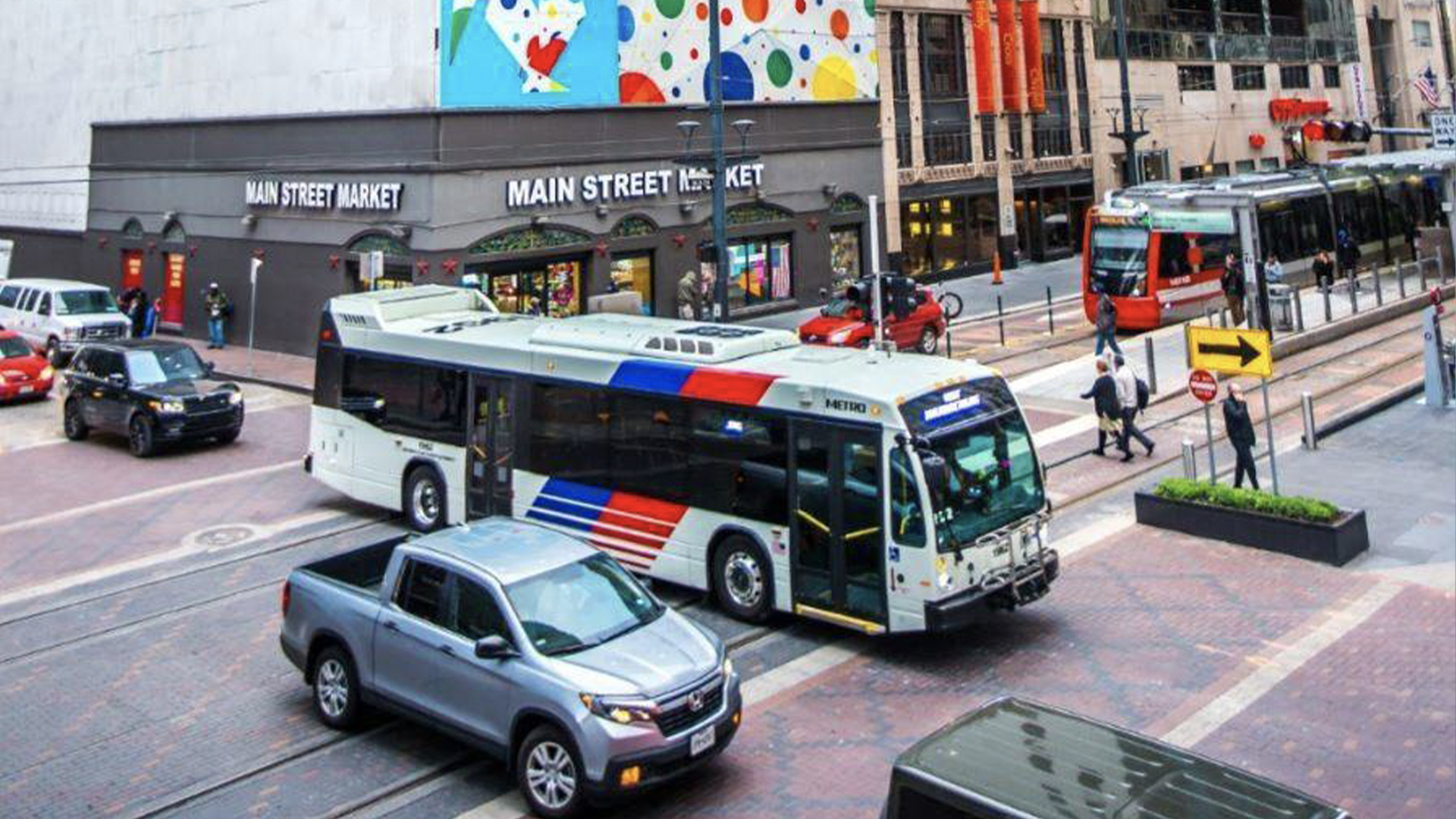 Metro estudia ofrecer viajes gratis en trenes y autobuses a todos sus