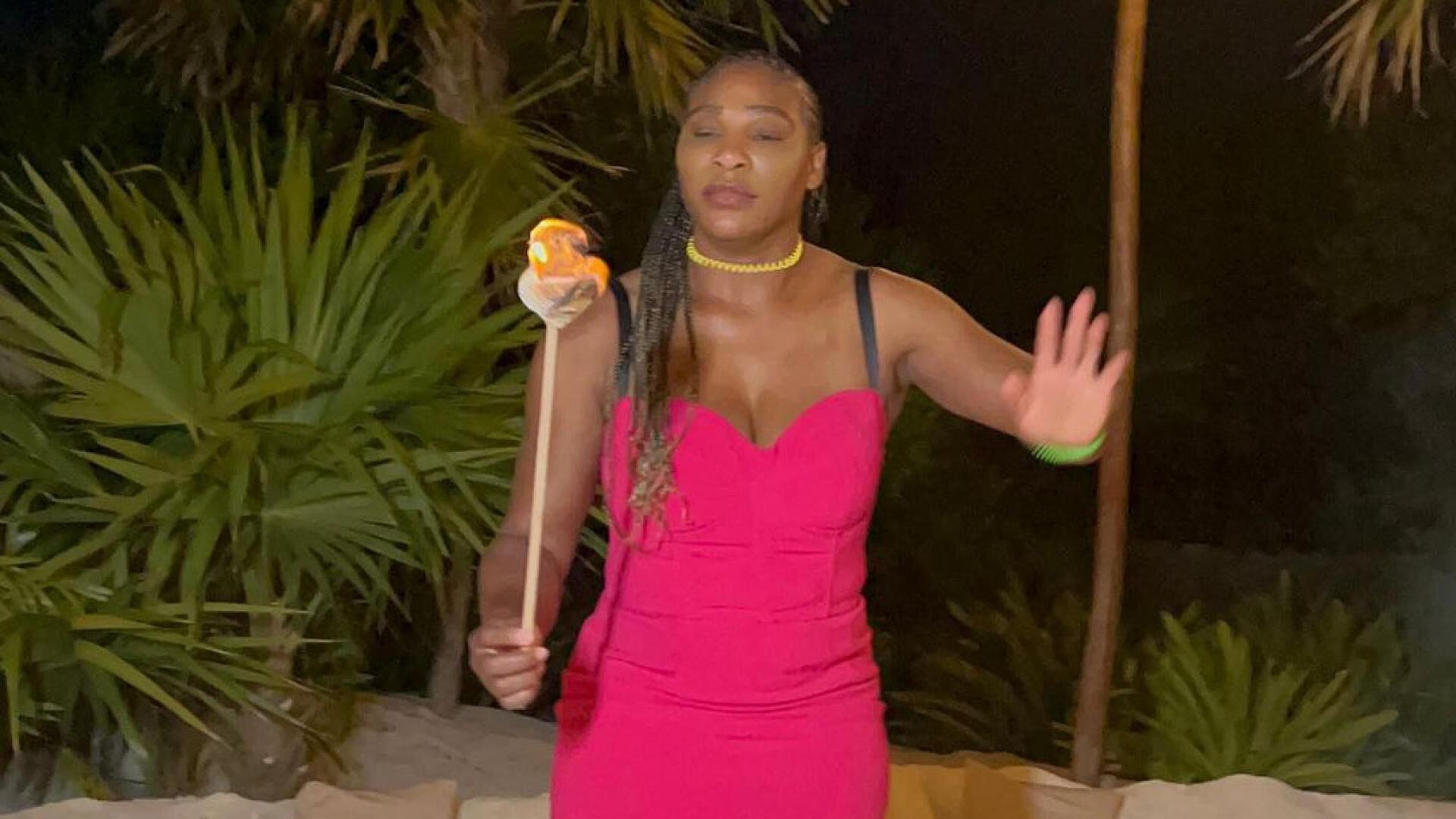 La famosa ex tenista Serena Williams es toda una fan de Selena y canta 