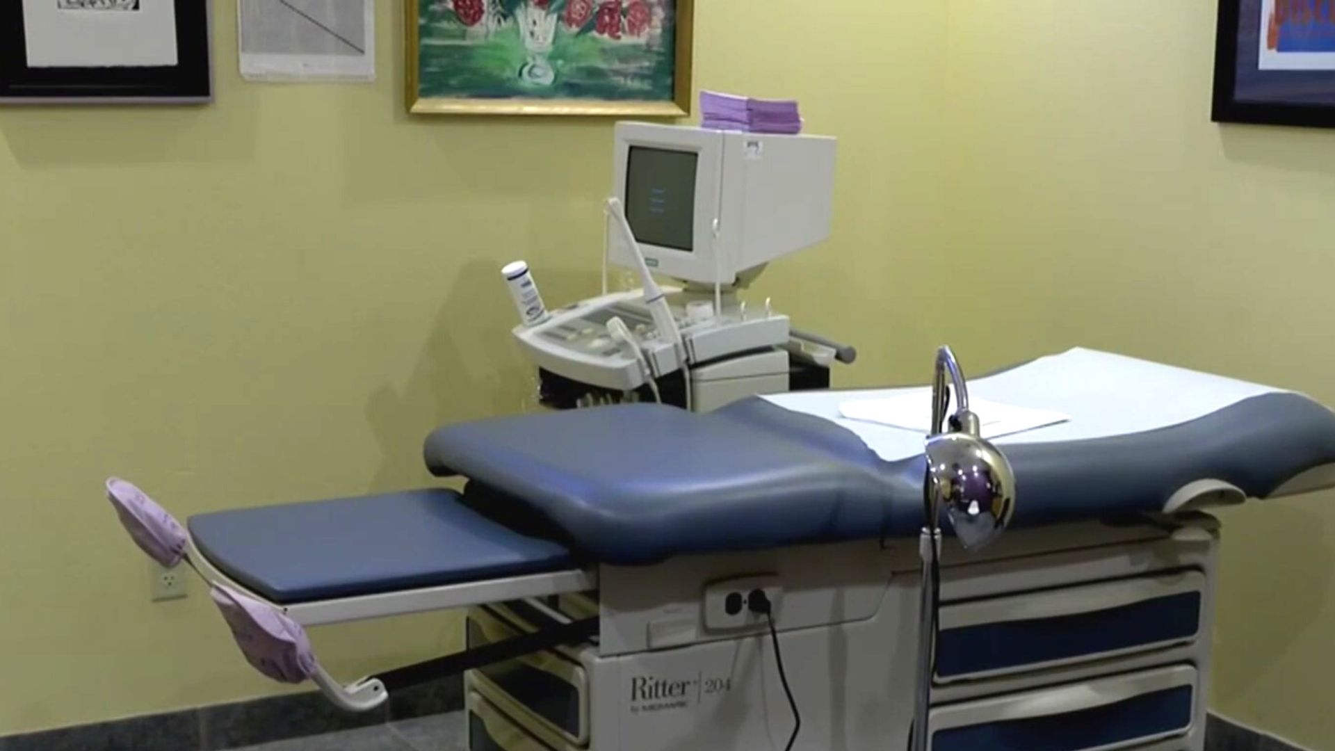 Así opera la única clínica que realiza abortos hasta la semana 23 de