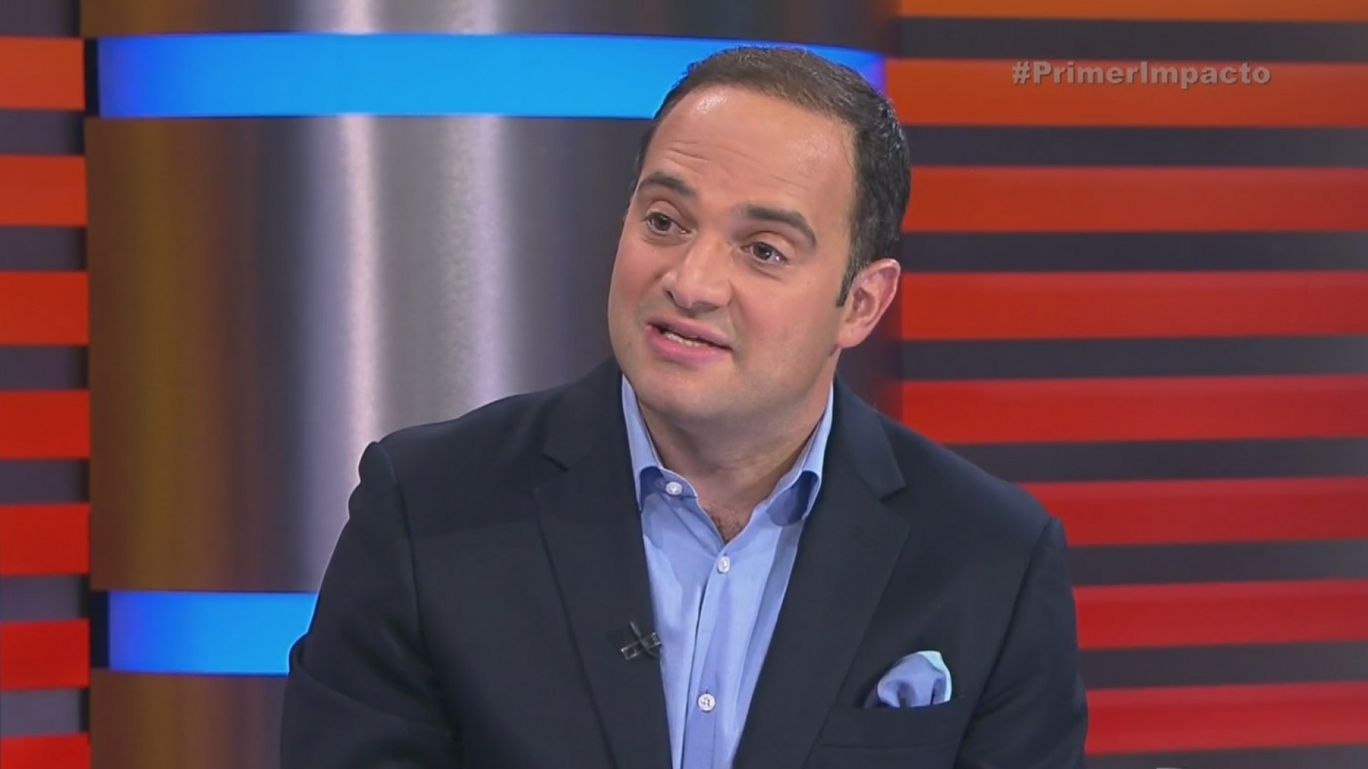 León Krauze pone "Sobre la mesa" historias conmovedoras Shows Primer