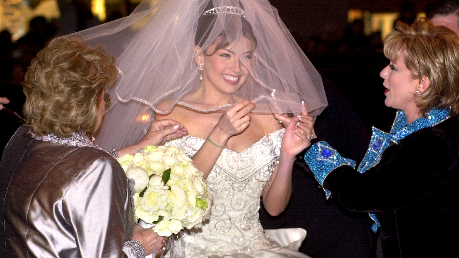 A 19 años de la boda de Thalía, Laura Zapata recuerda su rol como madrina  de honor, image size:1920x1080