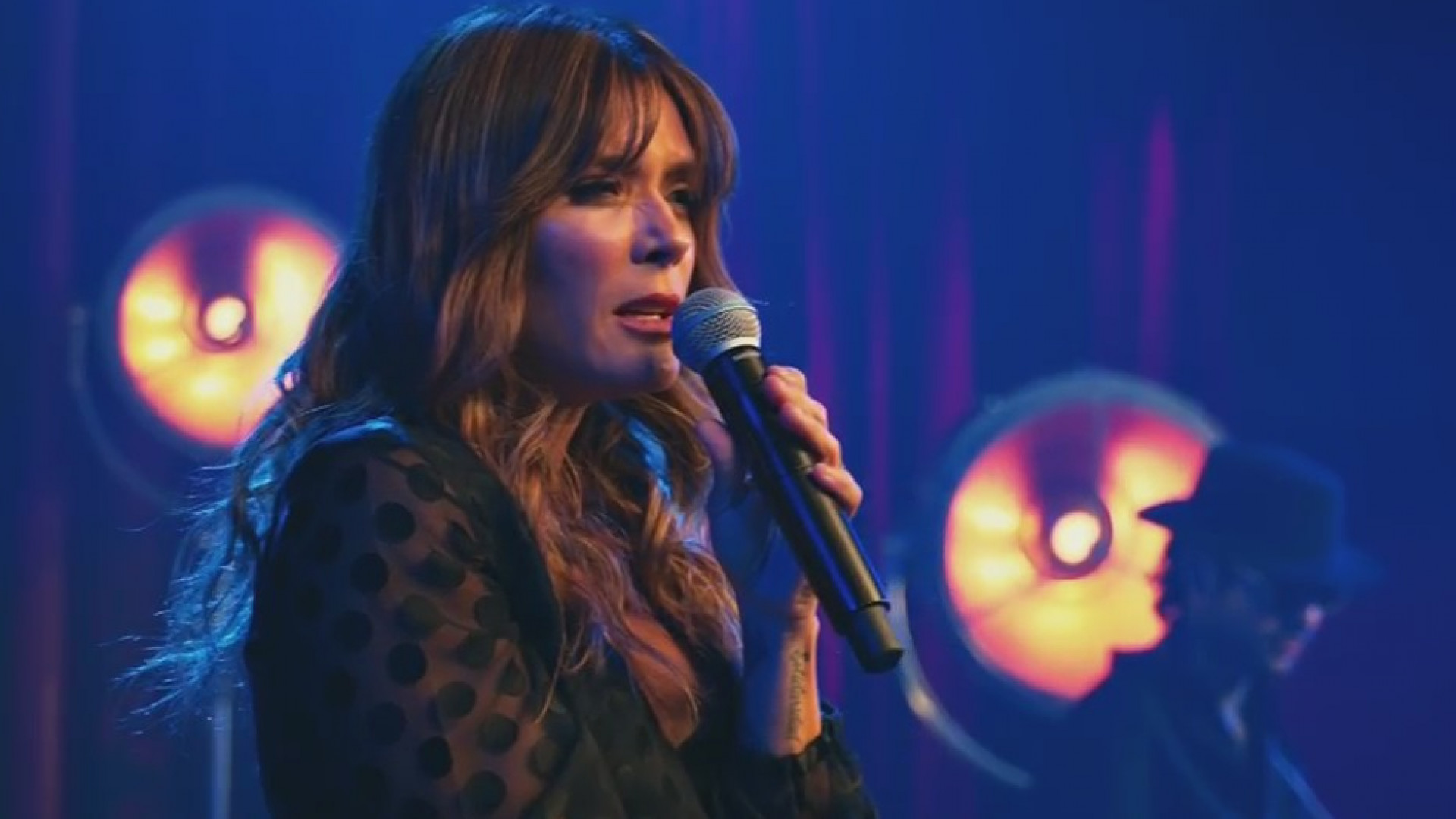 Primicia de impacto Kany García interpreta la canción 'Evidencias