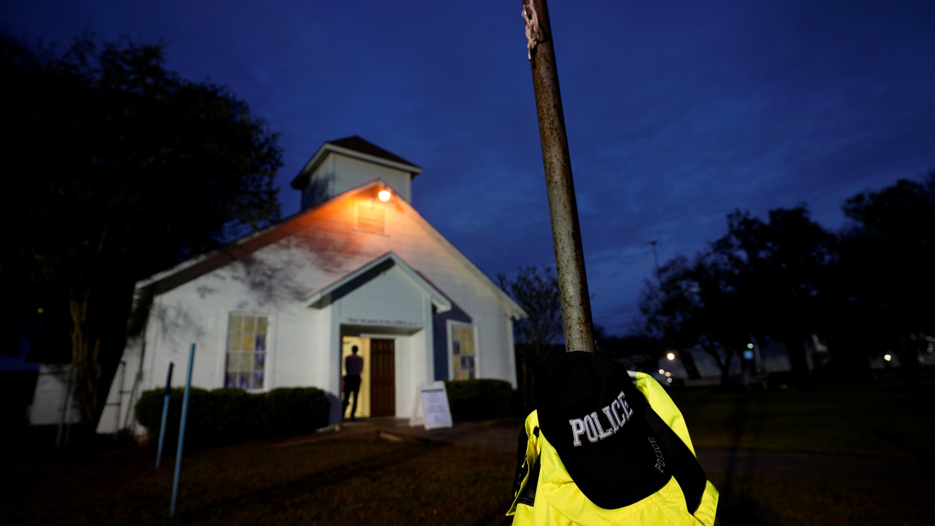 Tras masivo tiroteo, así reabrió sus puertas la iglesia bautista de