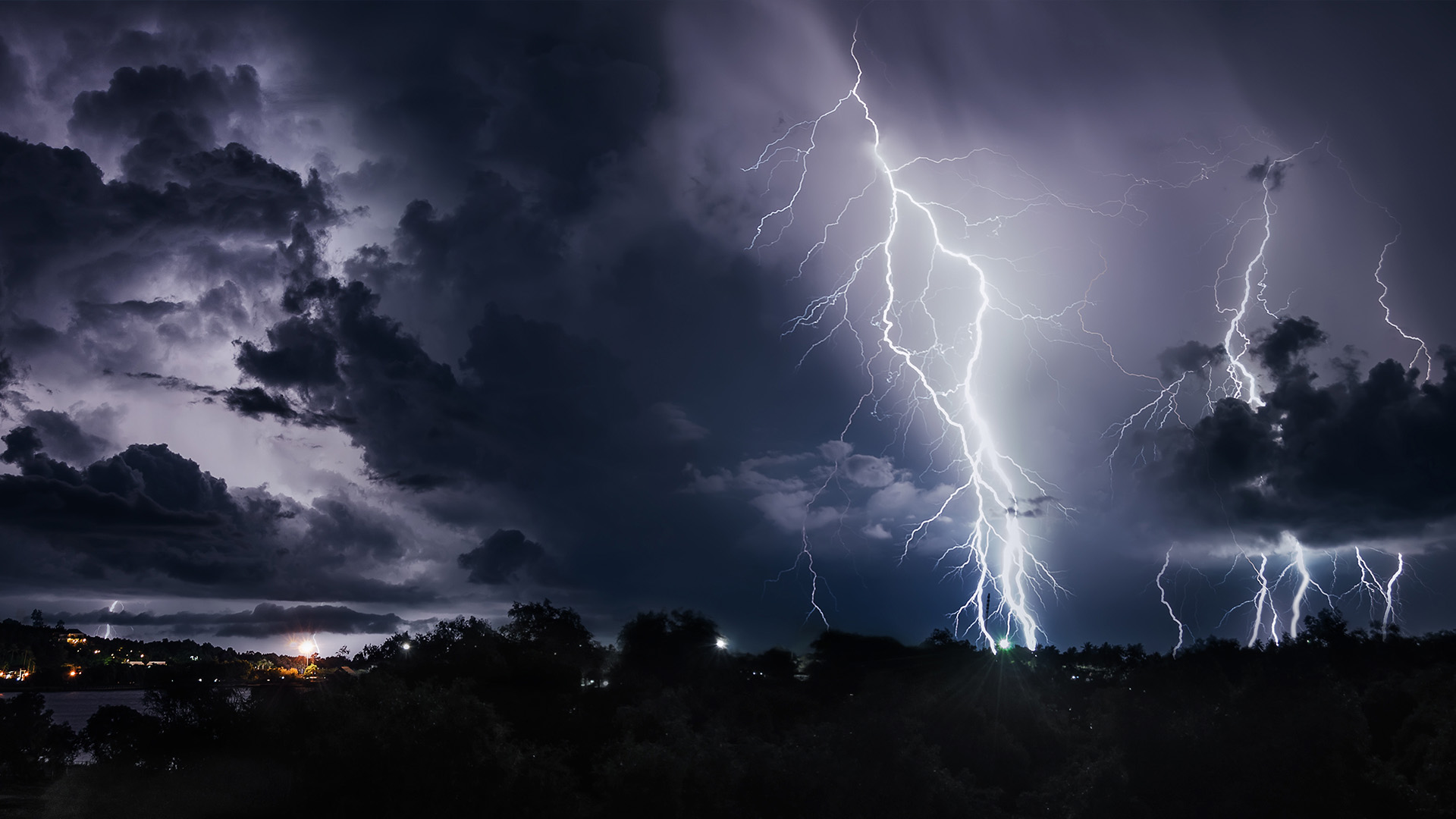 Resumen De La Tormenta Eléctrica Azul Stock de ilustración - Ilustración de  impacto, eléctrico: 394958743, image size:1920x1080