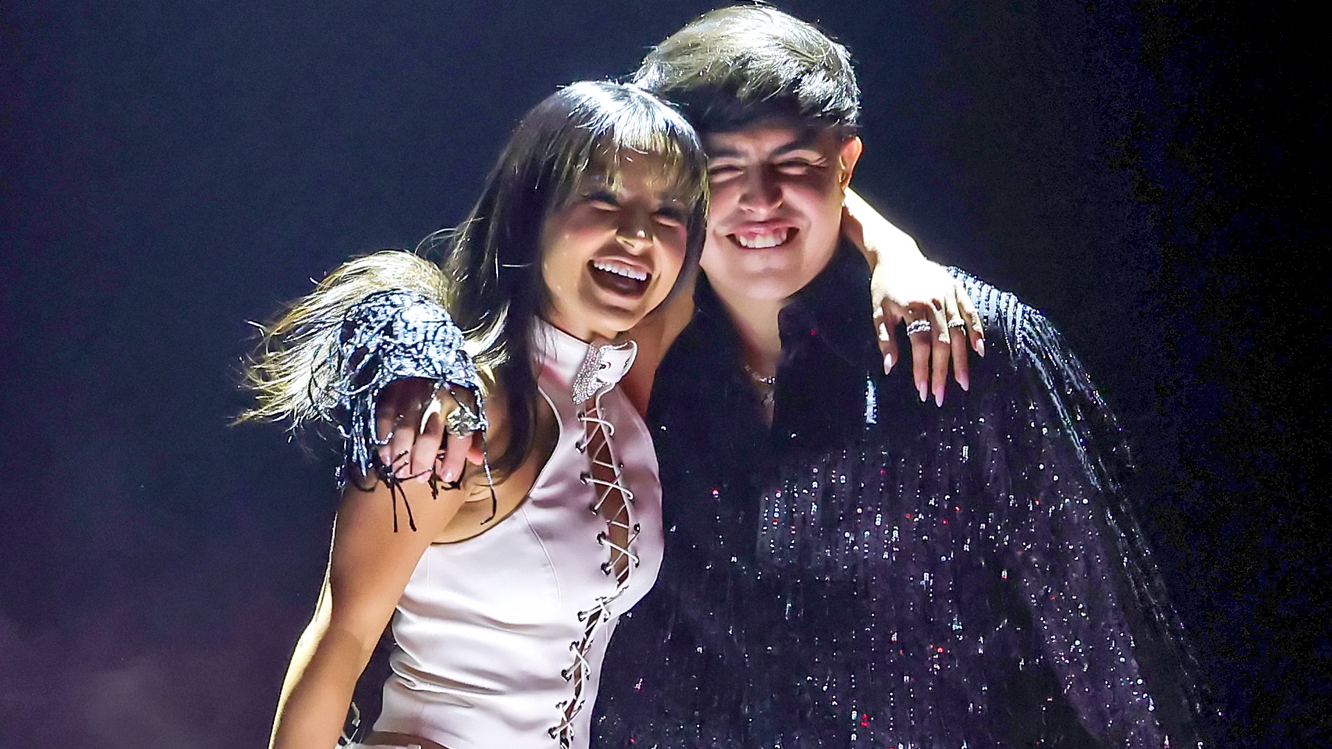 Becky G y Oscar Maydon en Latin American Music Awards 2024: juntos con ...