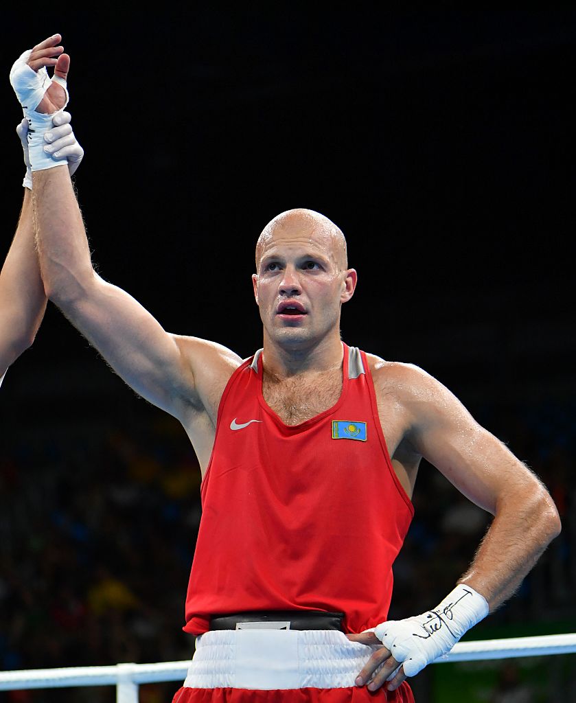 El cubano Erislandy Savón perdió con el kazajo Vassiliy Levit y se