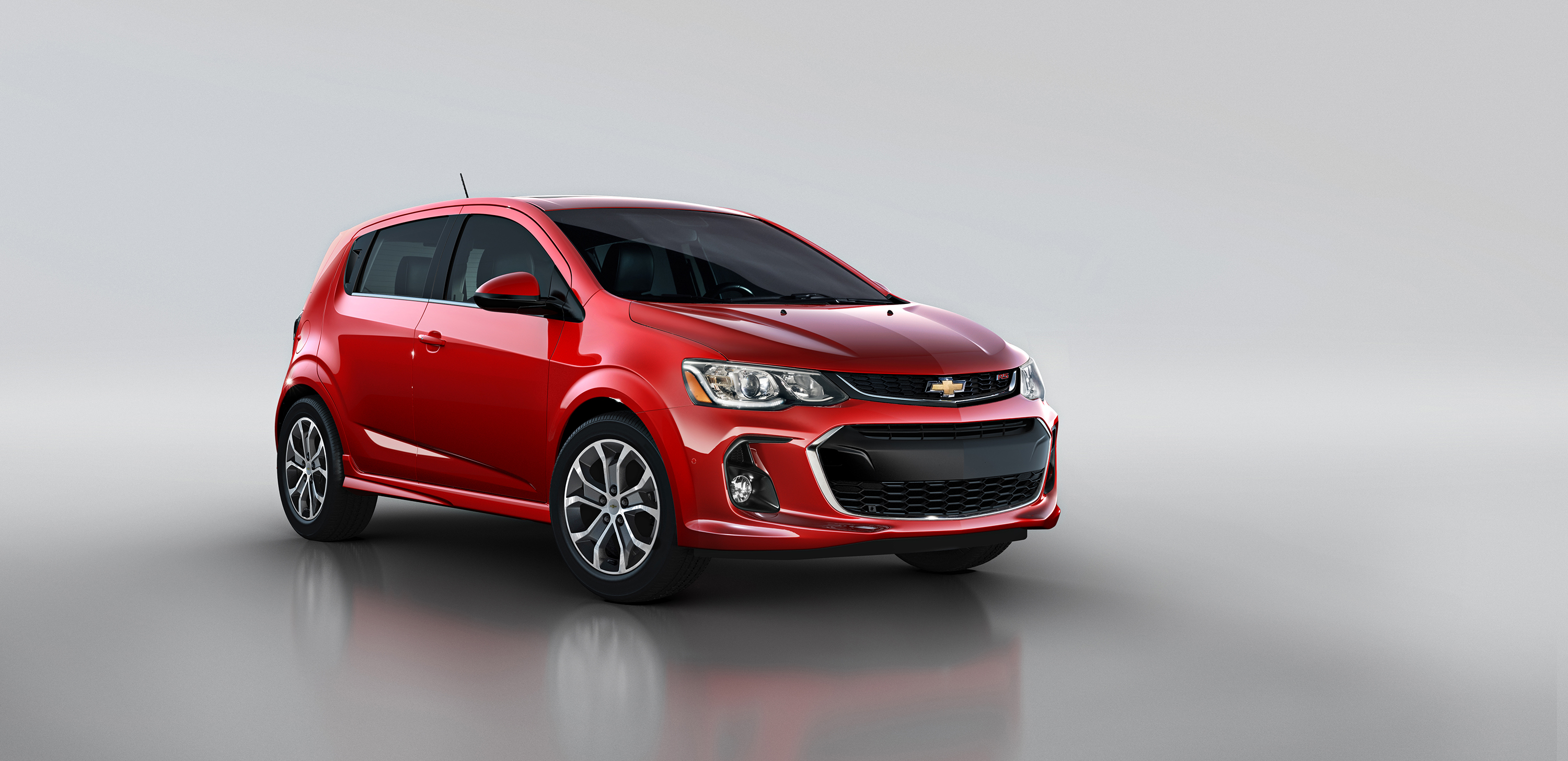 El Chevrolet Sonic mostrará su nueva cara para el 2017 desde Nueva York | A  Bordo | Univision, image size:3000x1457