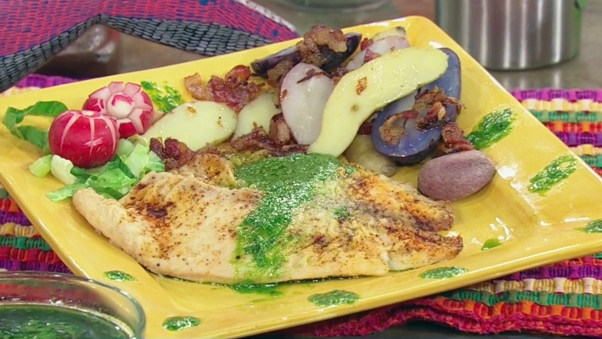 Receta de tilapia en salsa verde con el chef Pepín Delicioso Univision