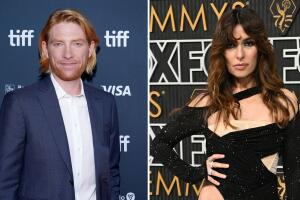 Domhnall Gleeson y Sabrina Impacciatore serán los protagonistas del spin-off de 'The Office'