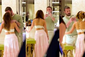 Después de la presunta discusión, a la pareja se le vio besarse y estar muy cariñosa.