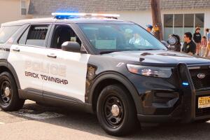 Joven de Nueva Jersey acusada de apuñalar a su hermano de 2 años en el pecho en Nueva Jersey.