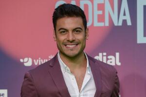 carlos-rivera-cadena-dial-awards-2018.jpg
