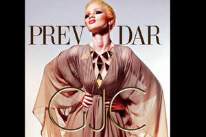 Conheça a história comovente da modelo sul-africana Thando Hopa
