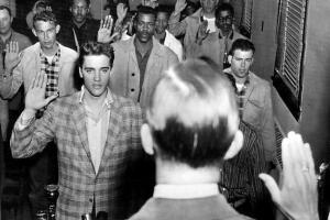 elvis-presley-juramento-ejercito.jpg