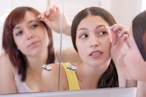 Cómo depilar las cejas_0.jpg