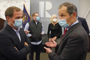 Los representantes Chris Stewart (izq) y John Curtis (der) encabezan el nuevo Caucus Climático Conservador con el que los republicanos quieren quitarle a los demócratas el monopolio del debate medioambiental.