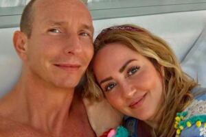 Andrea Legarreta celebra los 50 años de Erik Rubín con una emotiva carta que lo hizo llorar