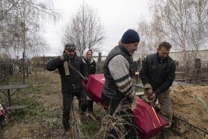 Russia Ukraine War Cemetery Worker Photo Gallery
