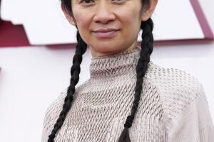 chloe_zhao_oscars_2021.jpg
