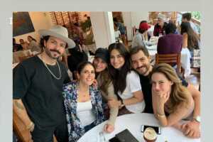 Ana Brenda Contreras se reúne con excompañeros de 'Por amar sin ley'