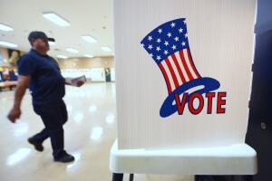 En Arizona las primarias demócratas se realizaron en medio del temor por el coronavirus.