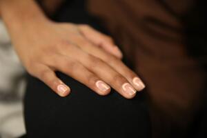 negative_space_nail_art19.jpg