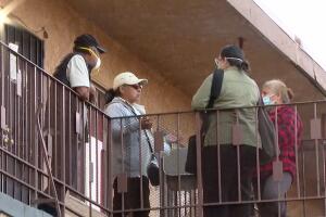 Inquilinos en Altadena denuncian abandono tras incendio Eaton: Sin luz ni gas