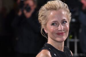 Gillian Anderson Getty (1).jpg
