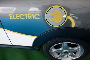 Carro Electrico The grosby Group.jpg