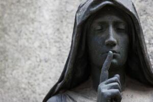 estatuasilencio-think.jpg