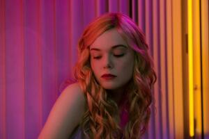 elle-fanning-the-neon-demon