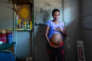 pregnant-migrants-2.jpg
