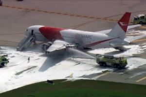 Avión se incendia en aeropuerto de Ft. Lauderdale.