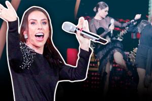 Inés Gómez Mont recibe la "patadita de la suerte" de su comadre, Galilea Montijo