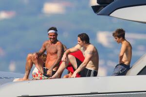 EXC David Beckham - Victoria Beckham - Sir Elton John - Harper Beckham - Brooklyn Beckham - David Furnis