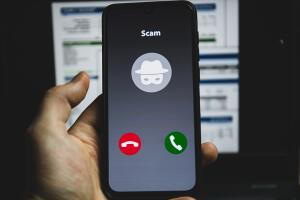 Alertan por creciente número de estafas en Arizona; así puedes protegerte