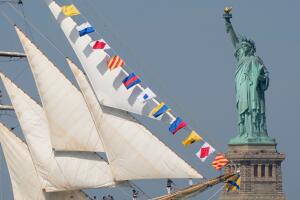Así fue el desfile naval en Nueva York por el 250 aniversario de la independencia de EE. UU.