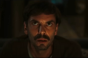 cuando-acecha-la-maldad (2).png